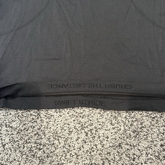 Lululemon Swift Stride short sleeve size 12 - Picture 3 of 5